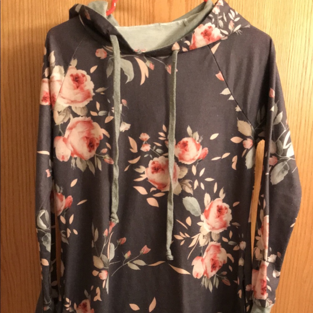 Handmade longer sweatshirt